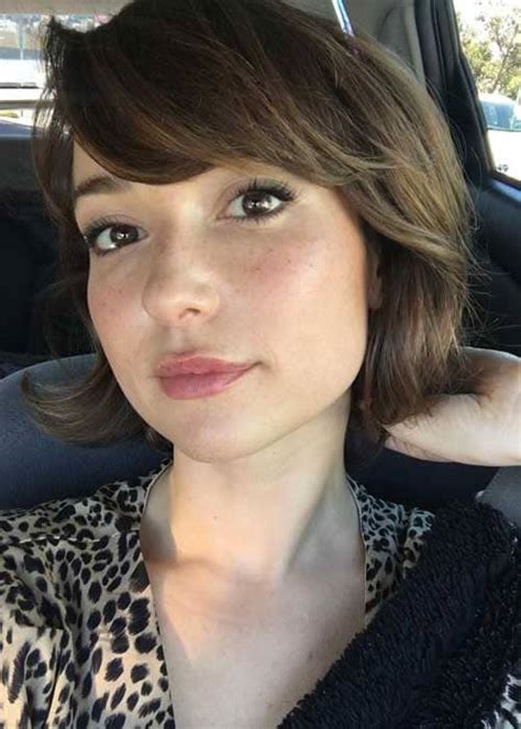 Milana Vayntrub Height Weight Body Stats Age Family Facts